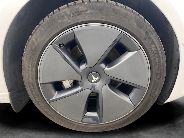 Used Tesla Model 3 2021 for sale - 76182337: Photo 31