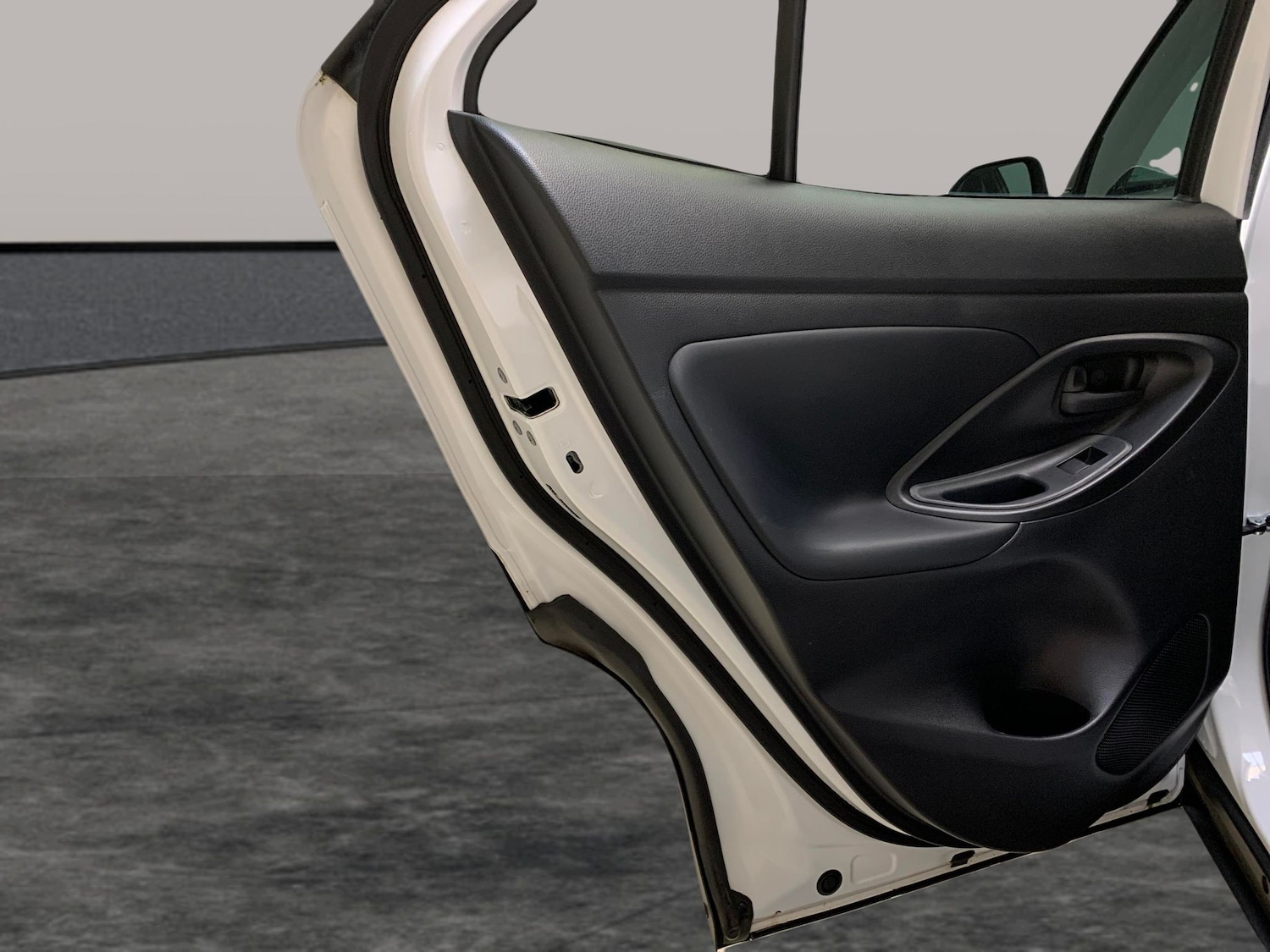 Used Toyota Yaris Cross 2022 for sale - 76717810: Photo 26