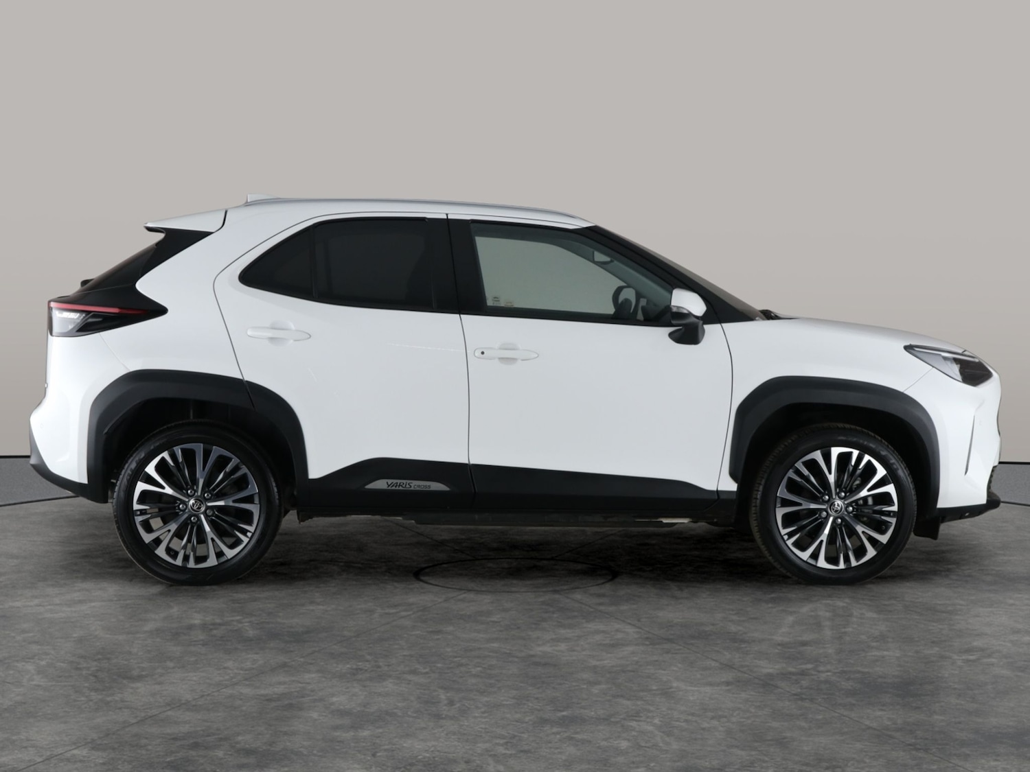 Used Toyota Yaris Cross 2022 for sale - 76717810: Photo 9