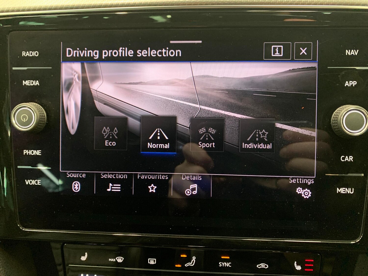 Used Volkswagen Passat 2023 for sale - 77650815: Photo 15