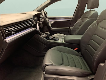 Used Volkswagen Touareg 2023 for sale - 76889075: Photo