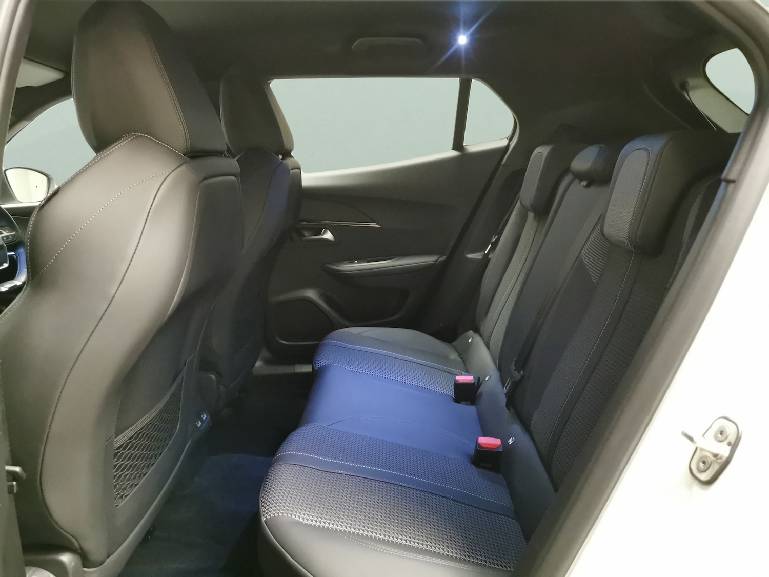 Used Peugeot 2008 2022 for sale - 76947117: Photo 23