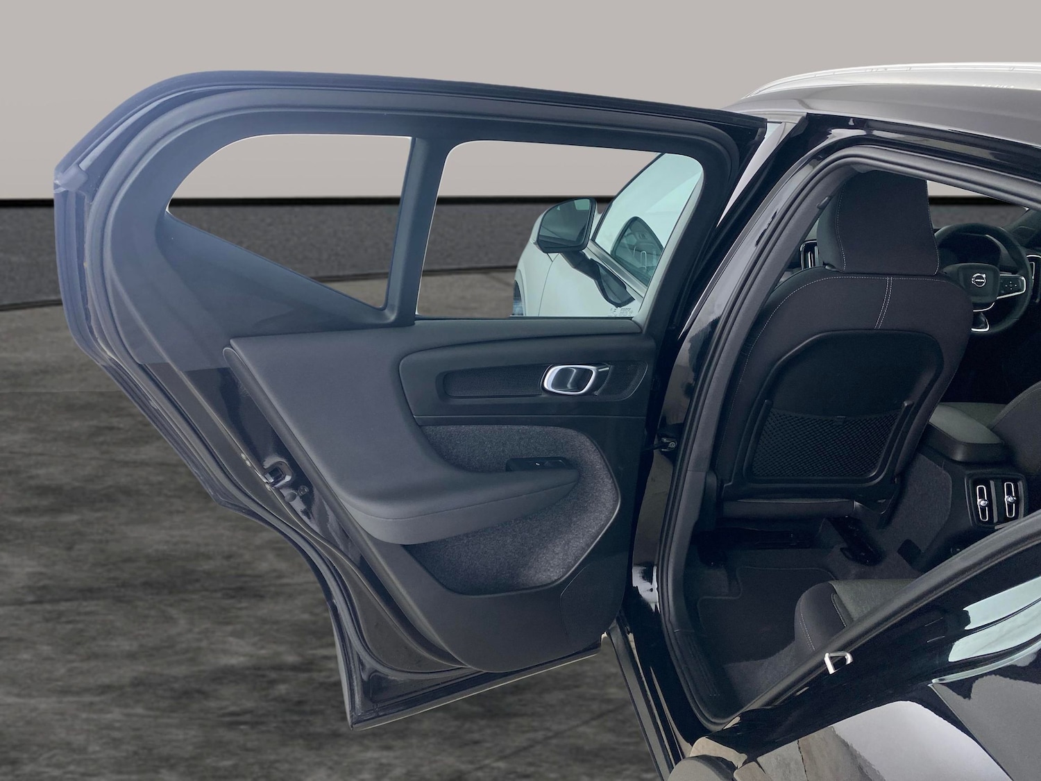 Used Volvo XC40 2024 for sale - 77732946: Photo 23