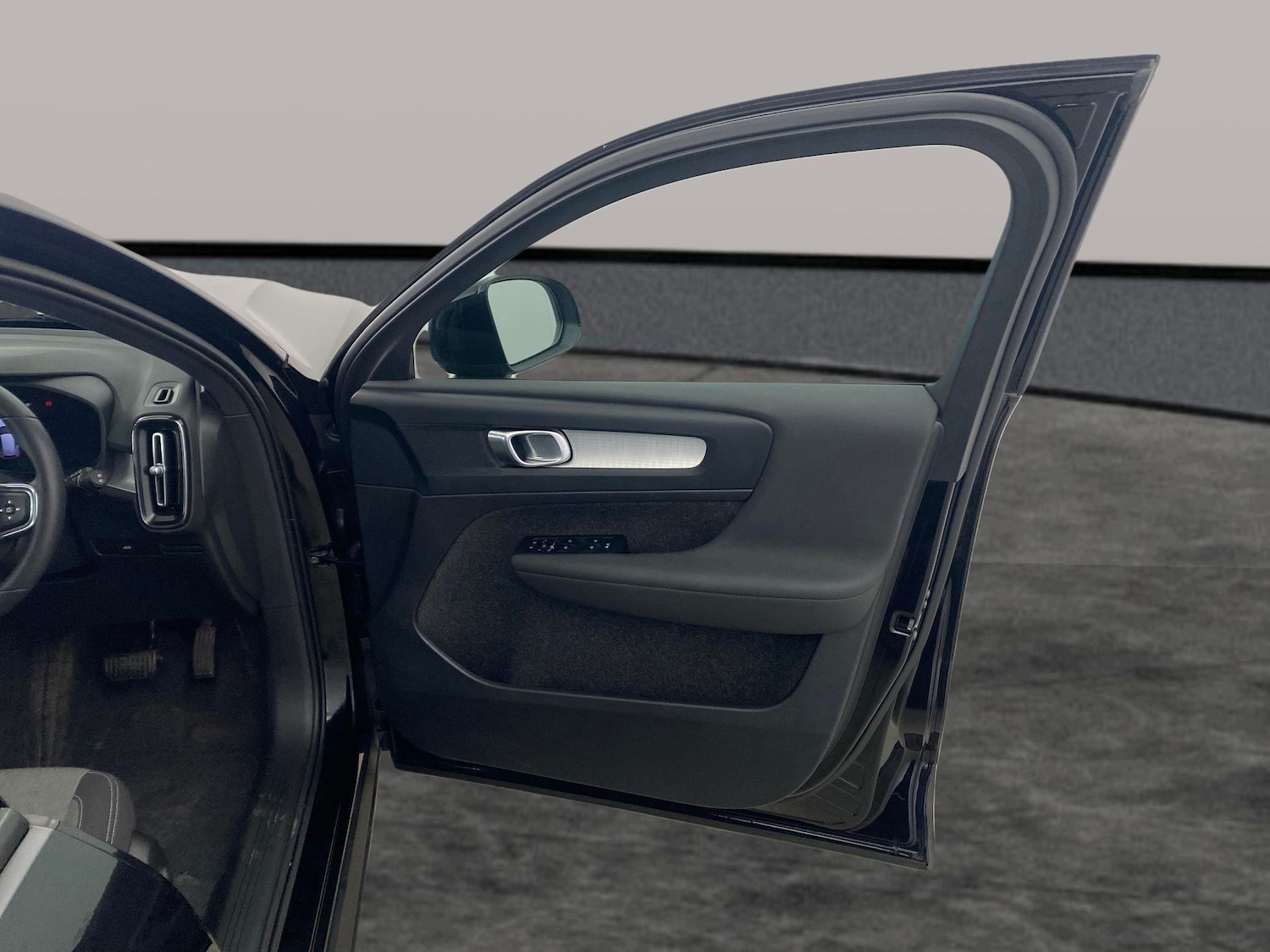 Used Volvo XC40 2024 for sale - 77732946: Photo 26