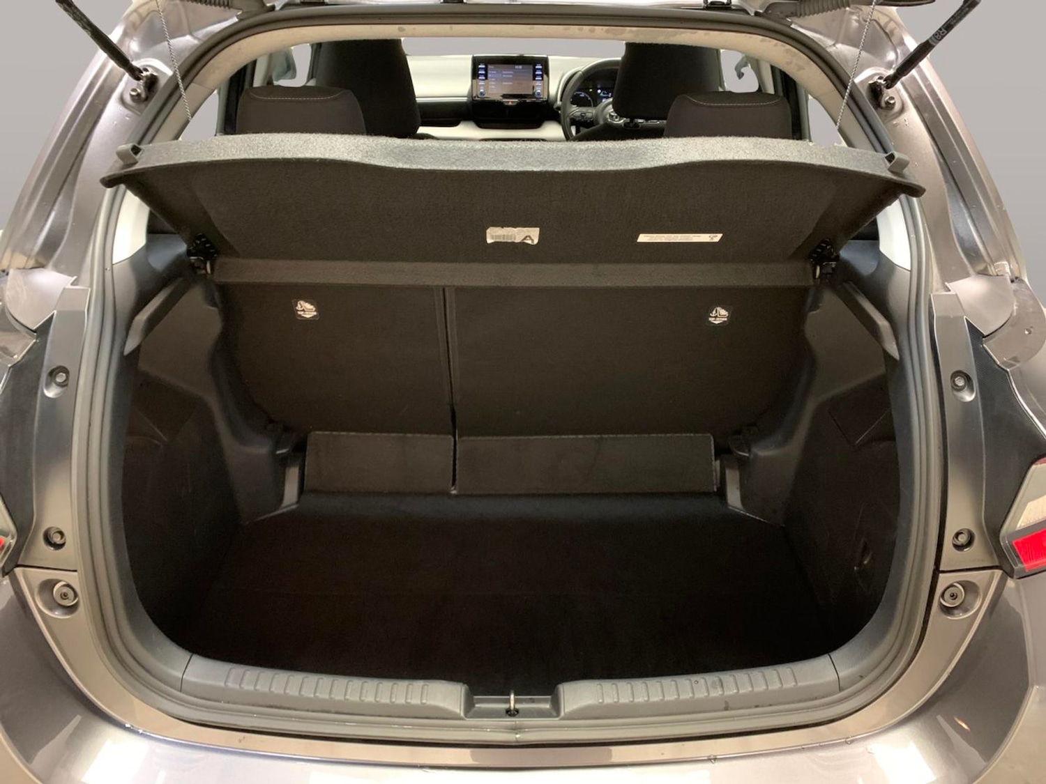 Used Toyota Yaris 2022 for sale - 77151802: Photo 29