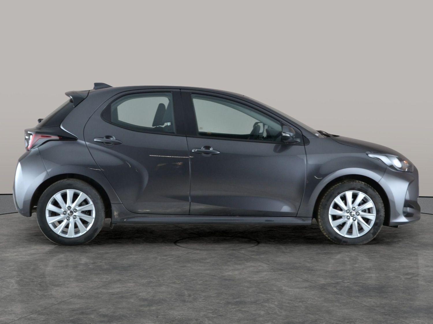 Used Toyota Yaris 2022 for sale - 77151802: Photo 9