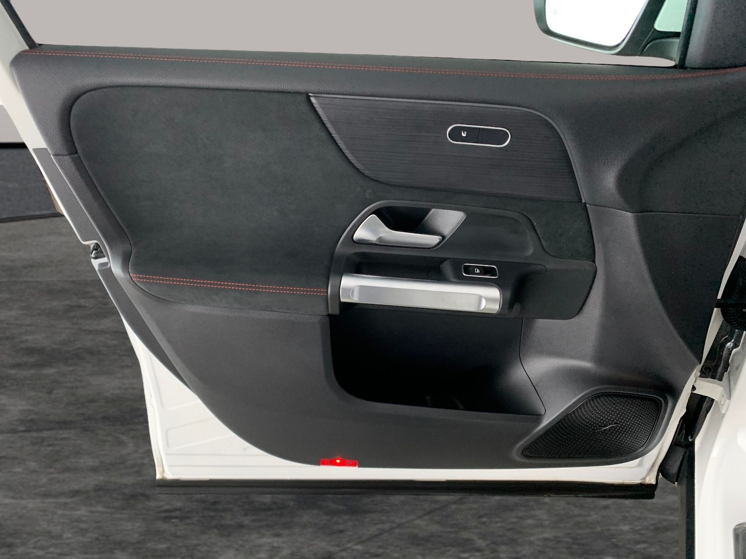 Used Mercedes-Benz EQB 2024 for sale - 77022030: Photo 29