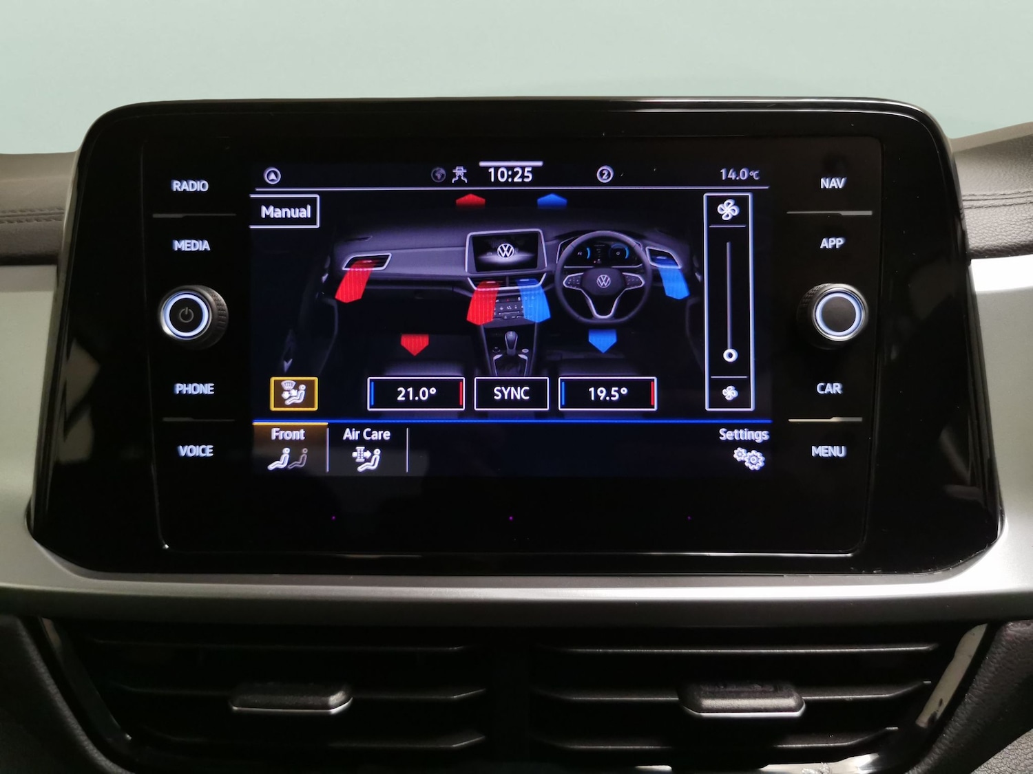 Used Volkswagen T-Roc 2023 for sale - 76477586: Photo 22