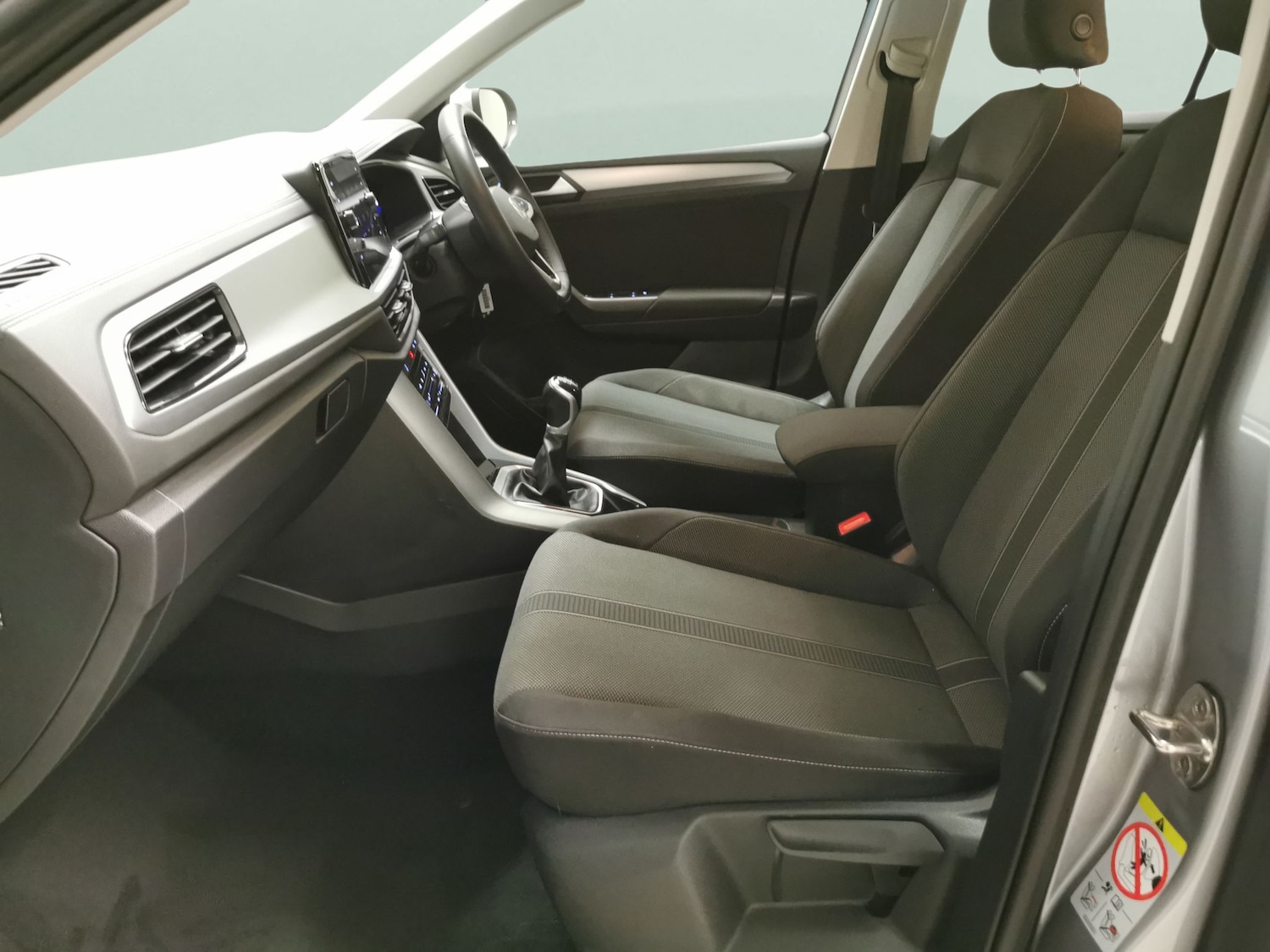 Used Volkswagen T-Roc 2023 for sale - 76477586: Photo 4