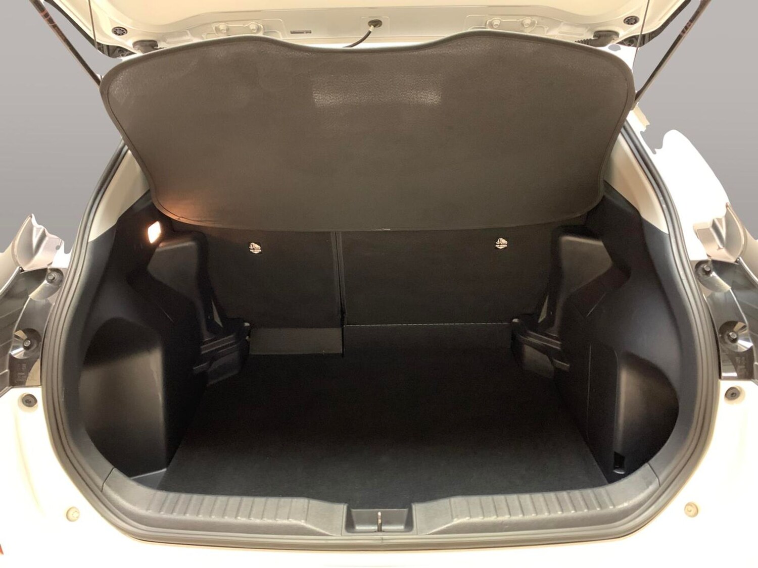 Used Toyota Yaris Cross 2024 for sale - 77360898: Photo 34