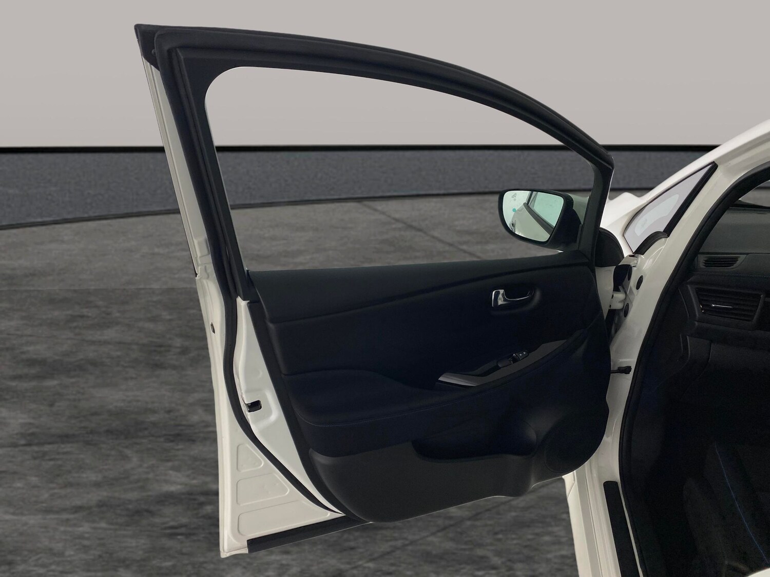 Used Nissan Leaf 2023 for sale - 77856124: Photo 25