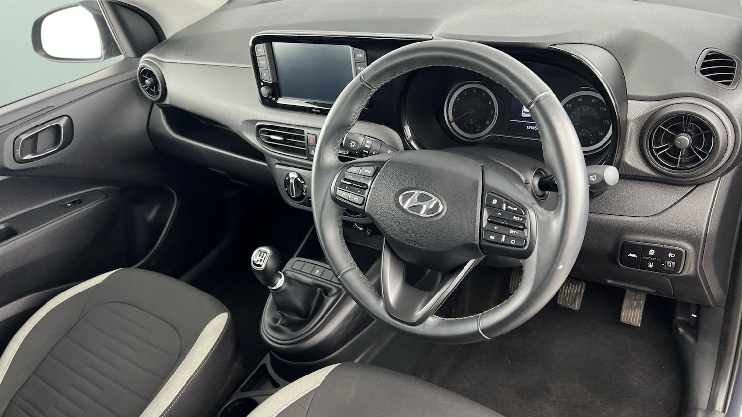 Used Hyundai i10 2021 for sale - 76162521: Photo 26