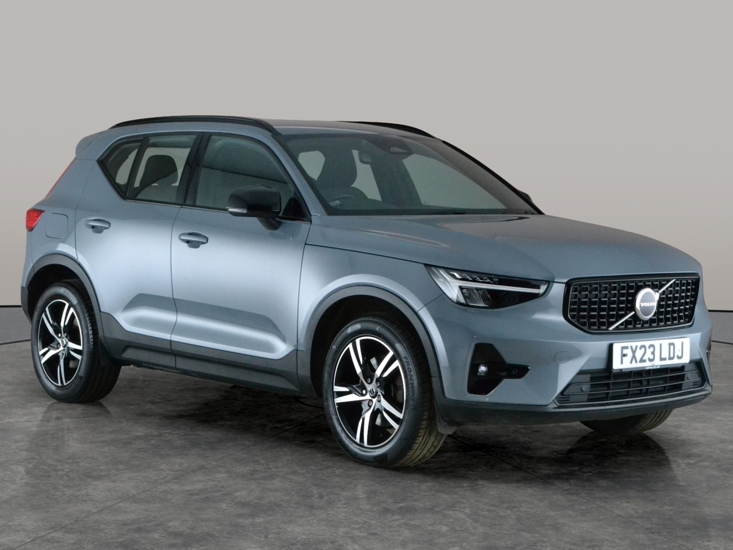 Used Volvo XC40 2023 for sale - 77718459: Photo 7