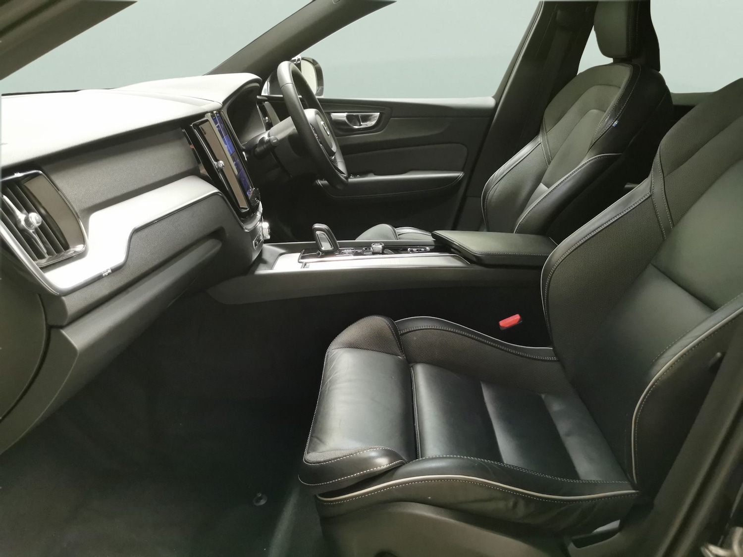Used Volvo XC60 2022 for sale - 76113168: Photo 4