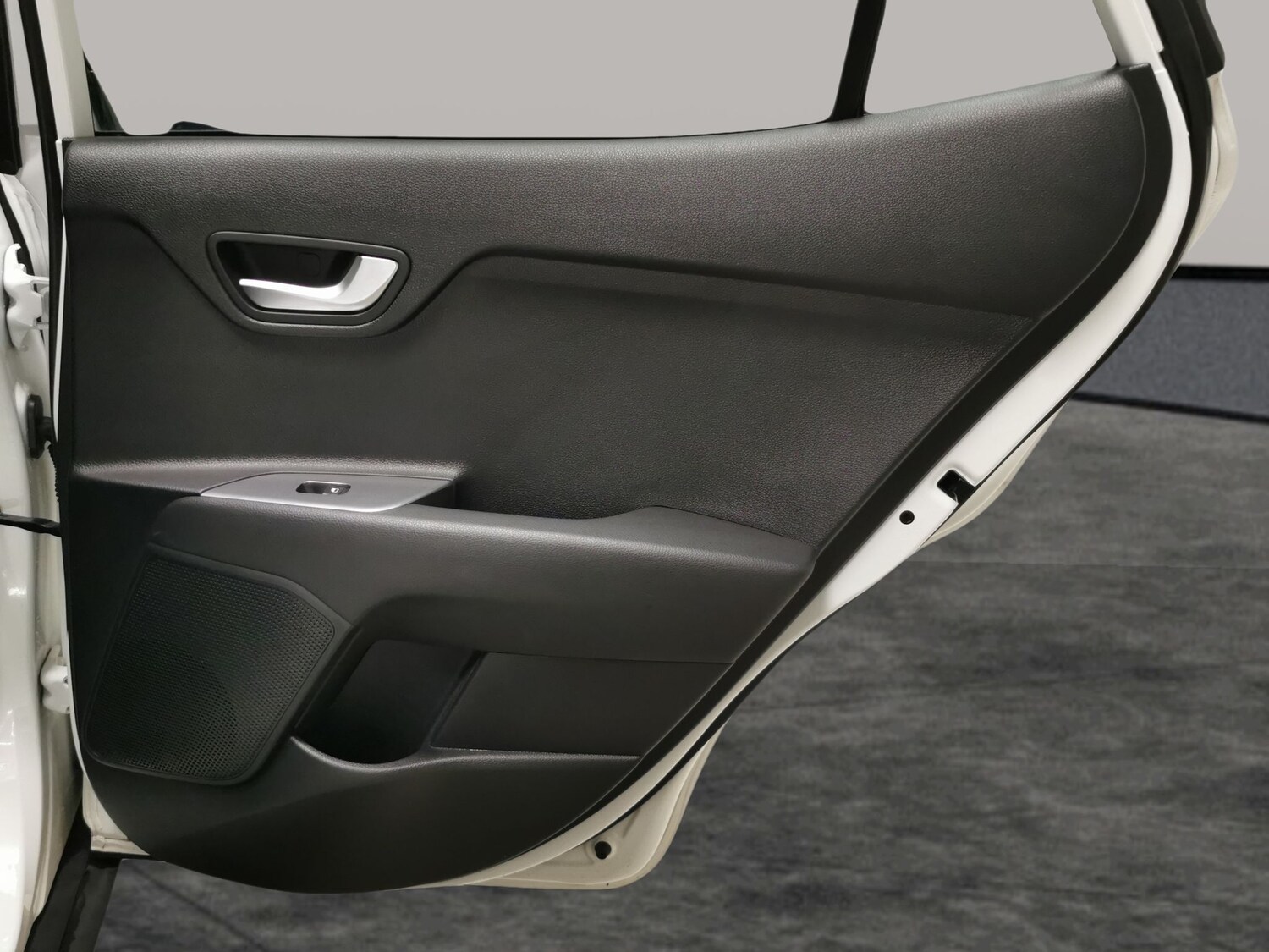 Used Kia Stonic 2023 for sale - 78144400: Photo 28