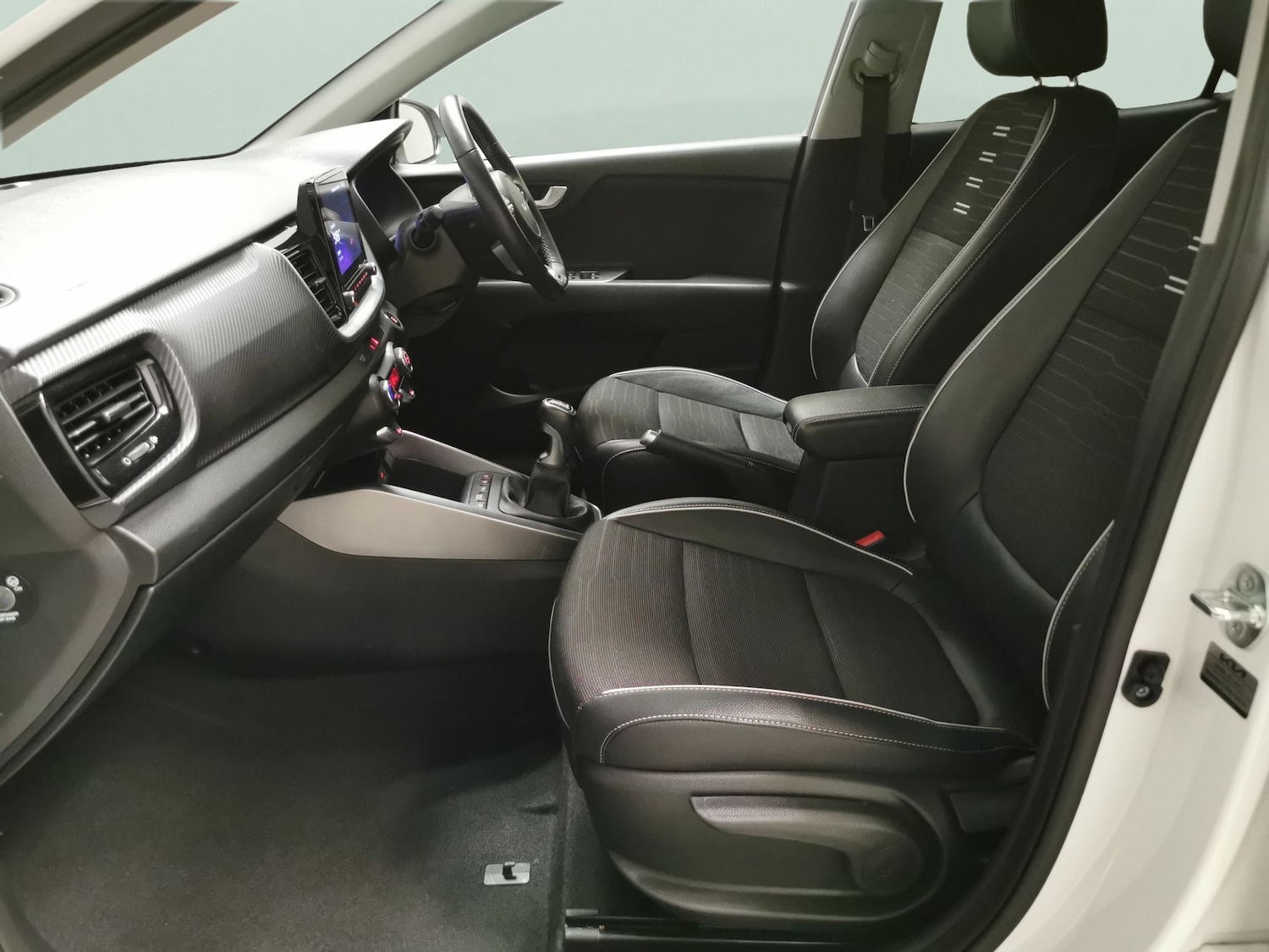 Used Kia Stonic 2023 for sale - 78144400: Photo 4