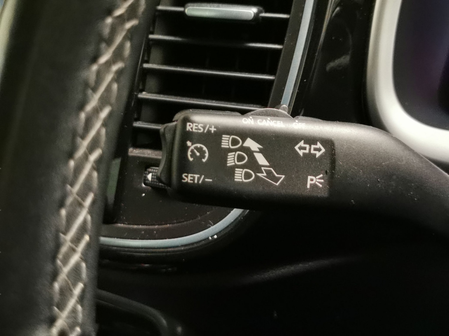 Used Volkswagen Beetle 2018 for sale - 77810660: Photo 18