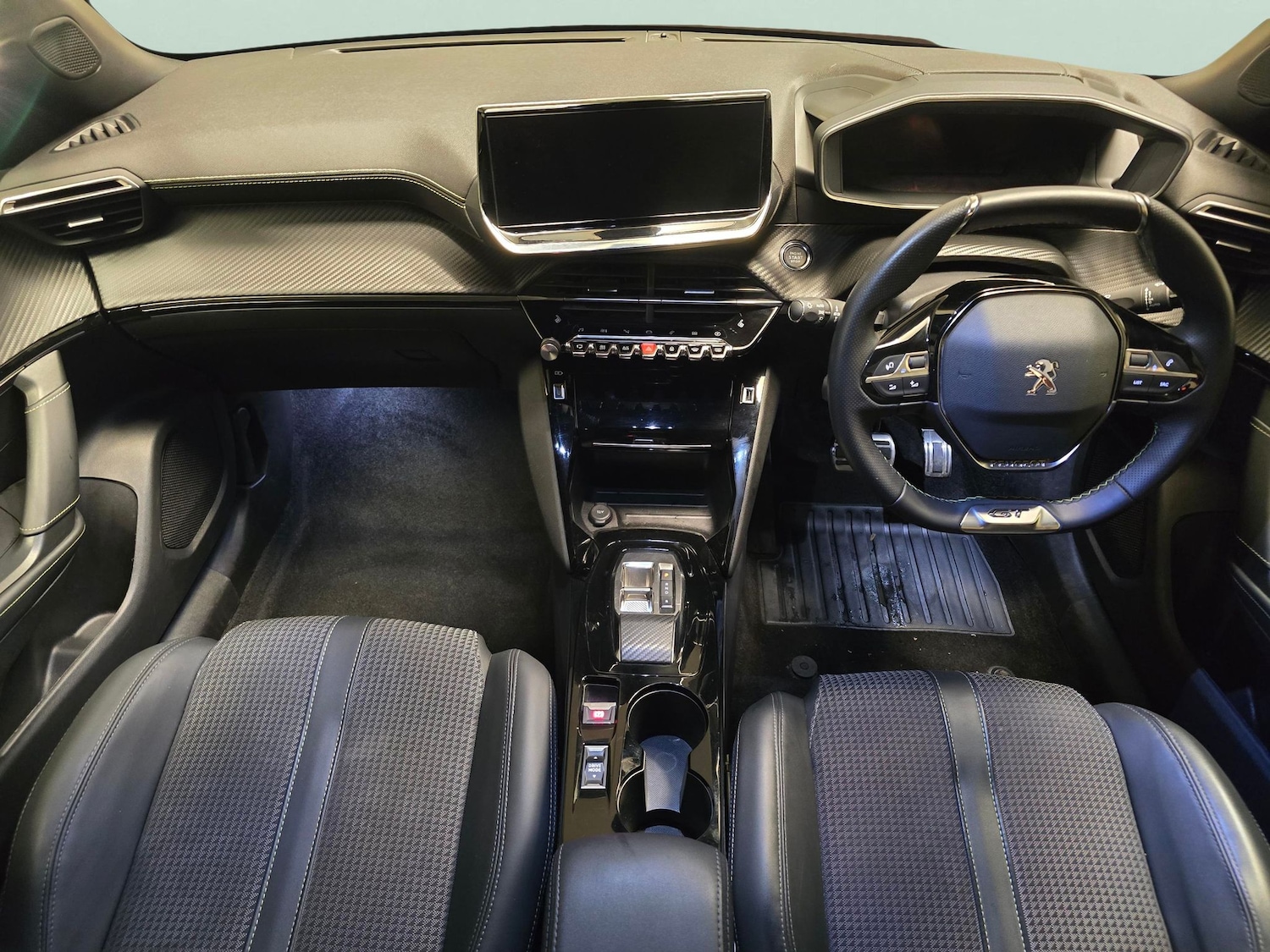 Used Peugeot E-2008 2022 for sale - 76540349: Photo 7