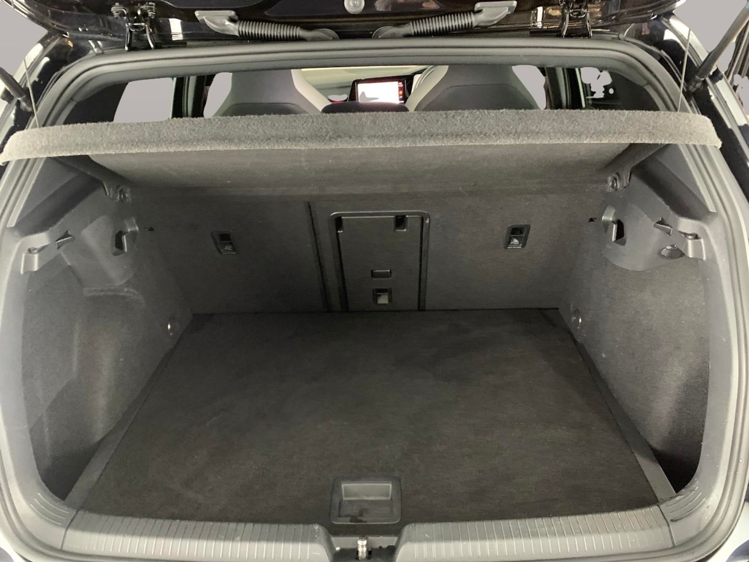 Used Volkswagen Golf 2020 for sale - 77083513: Photo 28