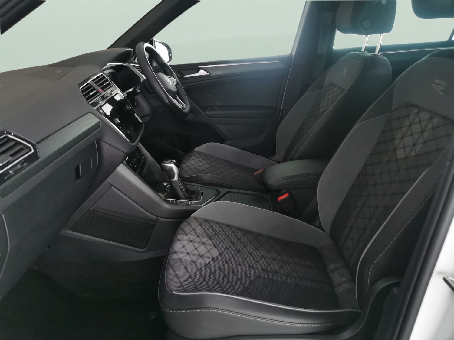 Used Volkswagen Tiguan 2023 for sale - 76980656: Photo 4