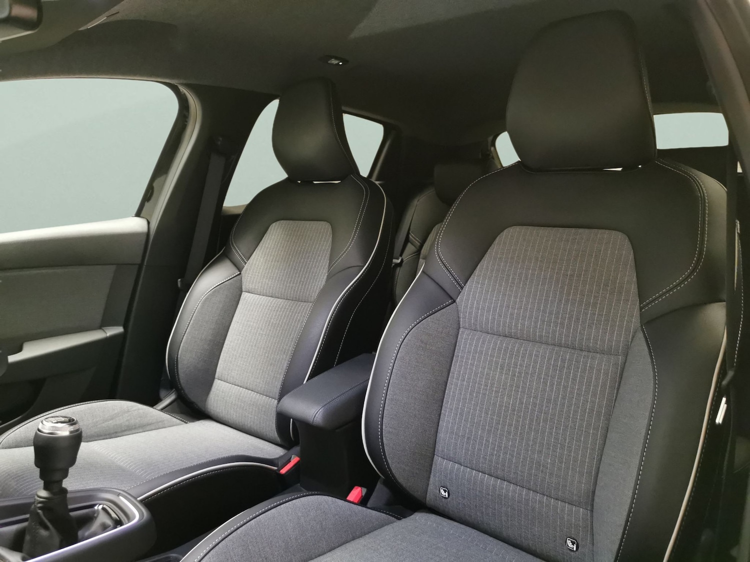 Used Renault Clio 2024 for sale - 76487747: Photo 15