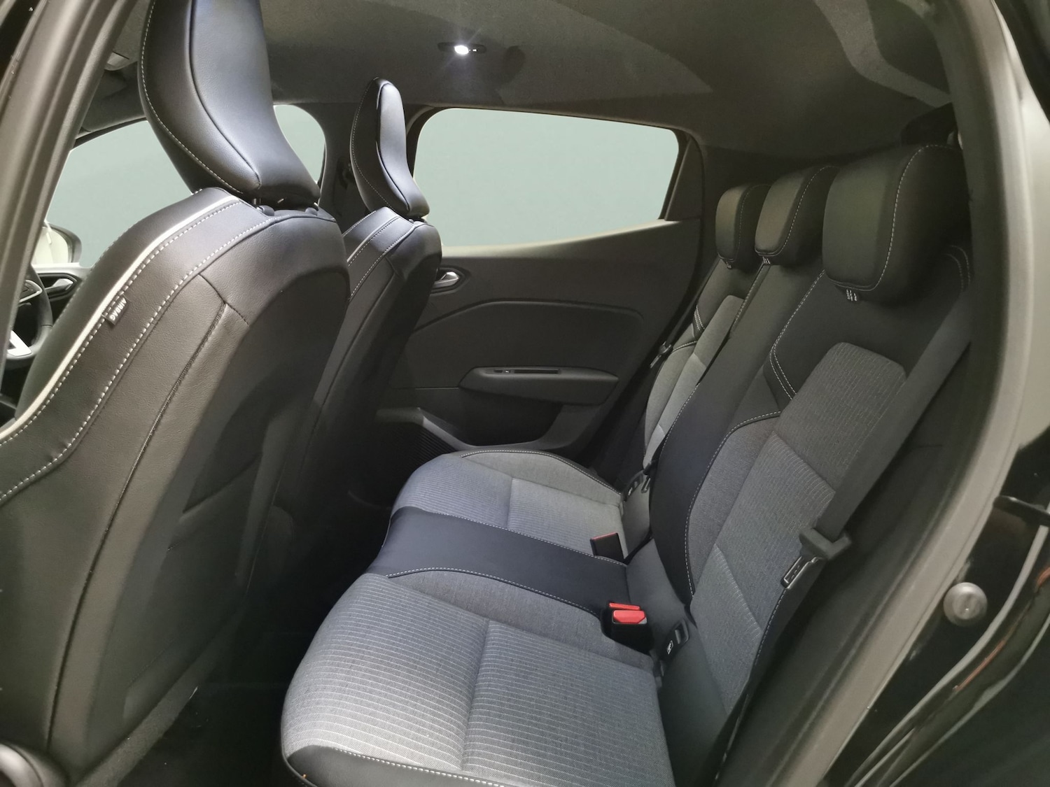 Used Renault Clio 2024 for sale - 76487747: Photo 29