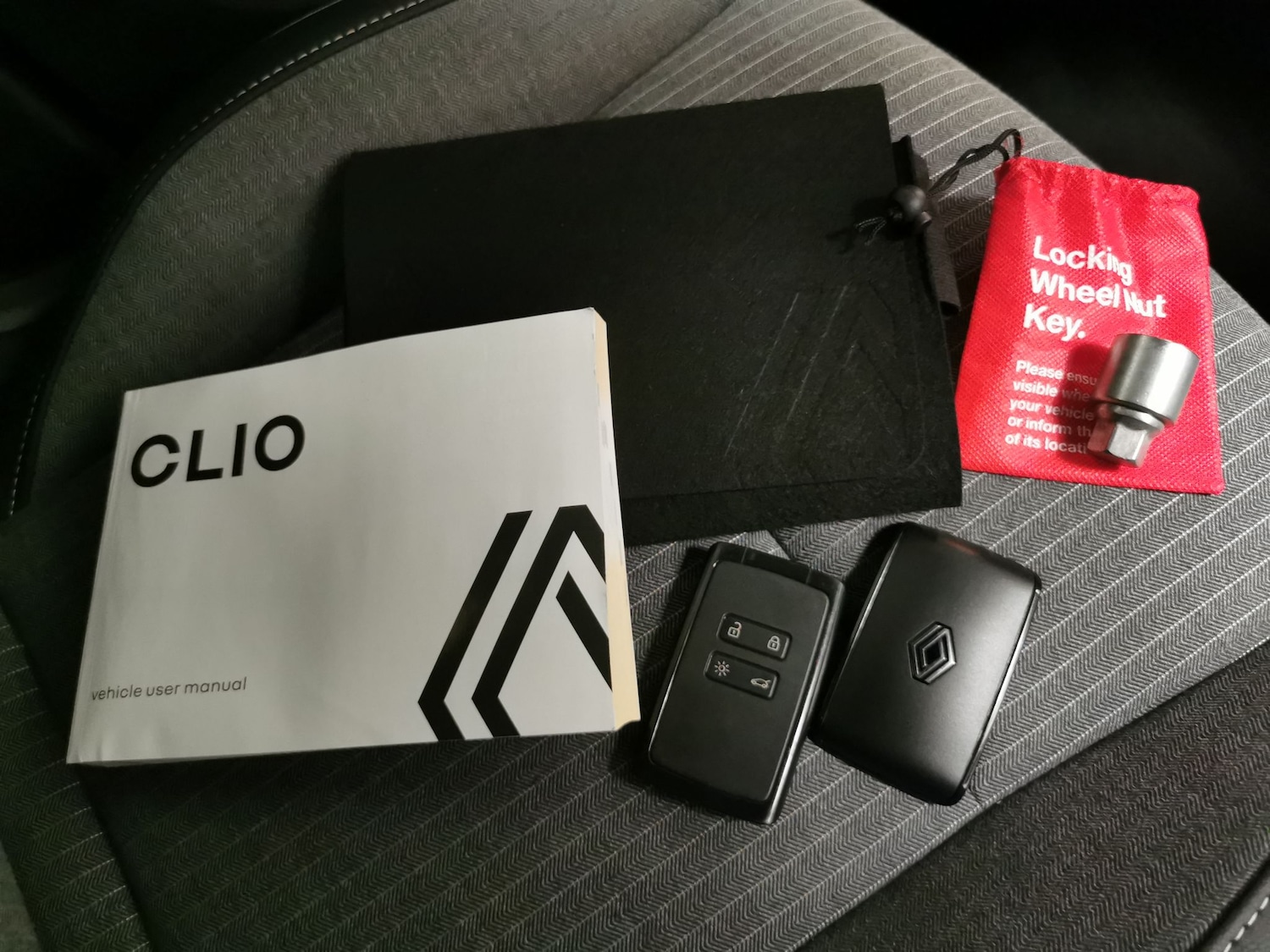 Used Renault Clio 2024 for sale - 76487747: Photo 34