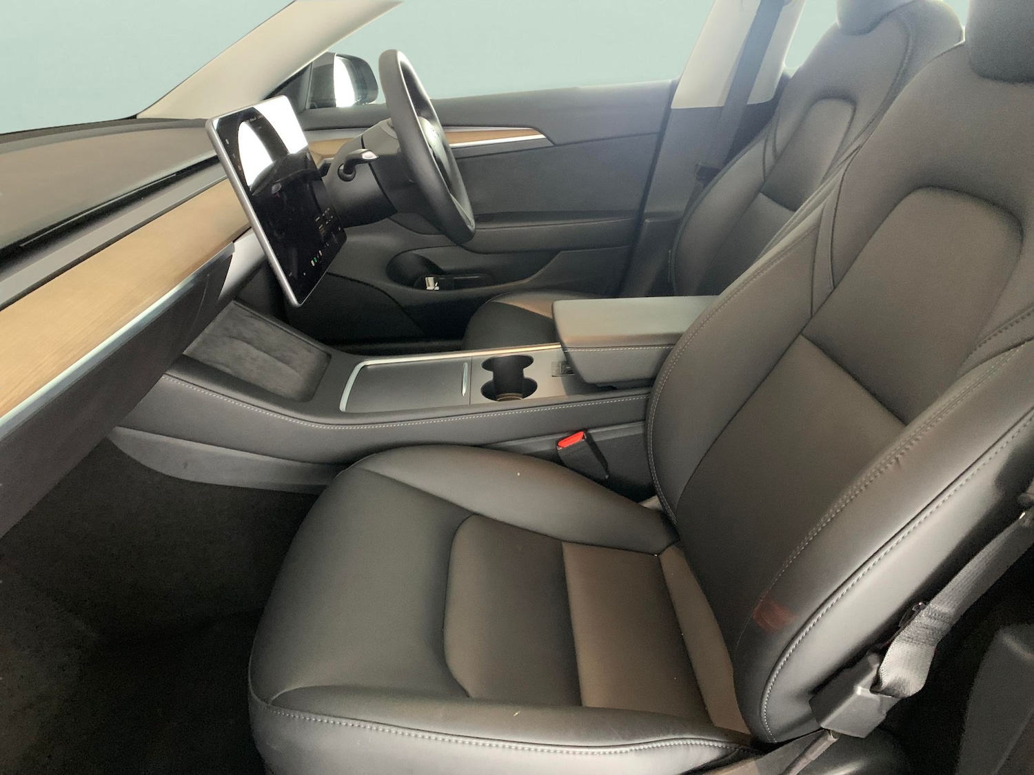 Used Tesla Model 3 2021 for sale - 76947101: Photo 4