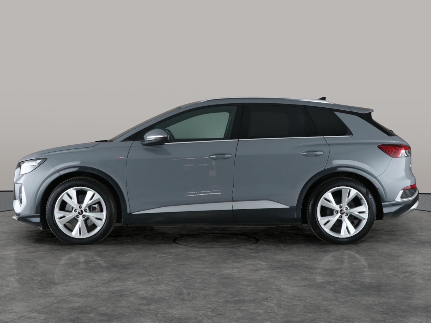 Used Audi Q4 e-tron 2023 for sale - 76947077: Photo 12