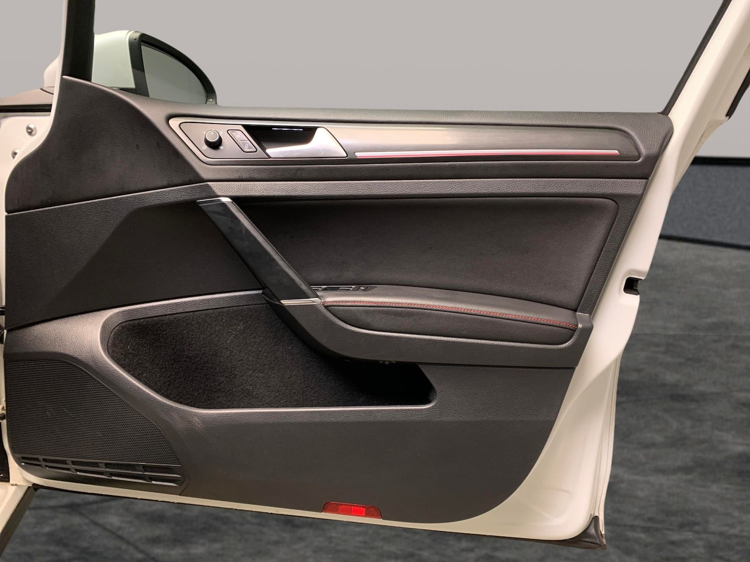 Used Volkswagen Golf 2018 for sale - 77164980: Photo 29