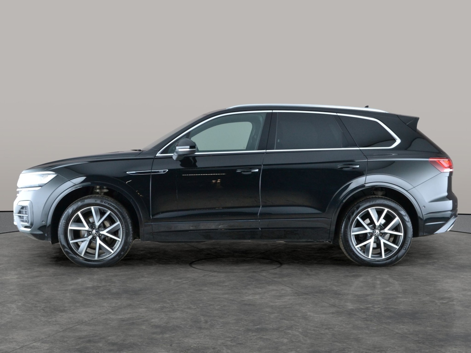 Used Volkswagen Touareg 2023 for sale - 77274273: Photo 14
