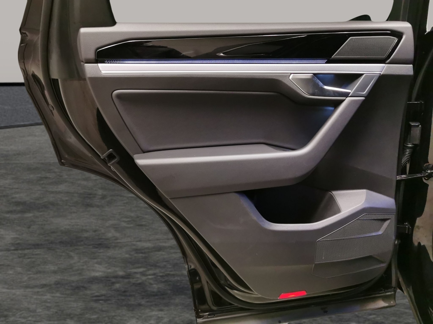 Used Volkswagen Touareg 2023 for sale - 77274273: Photo 28