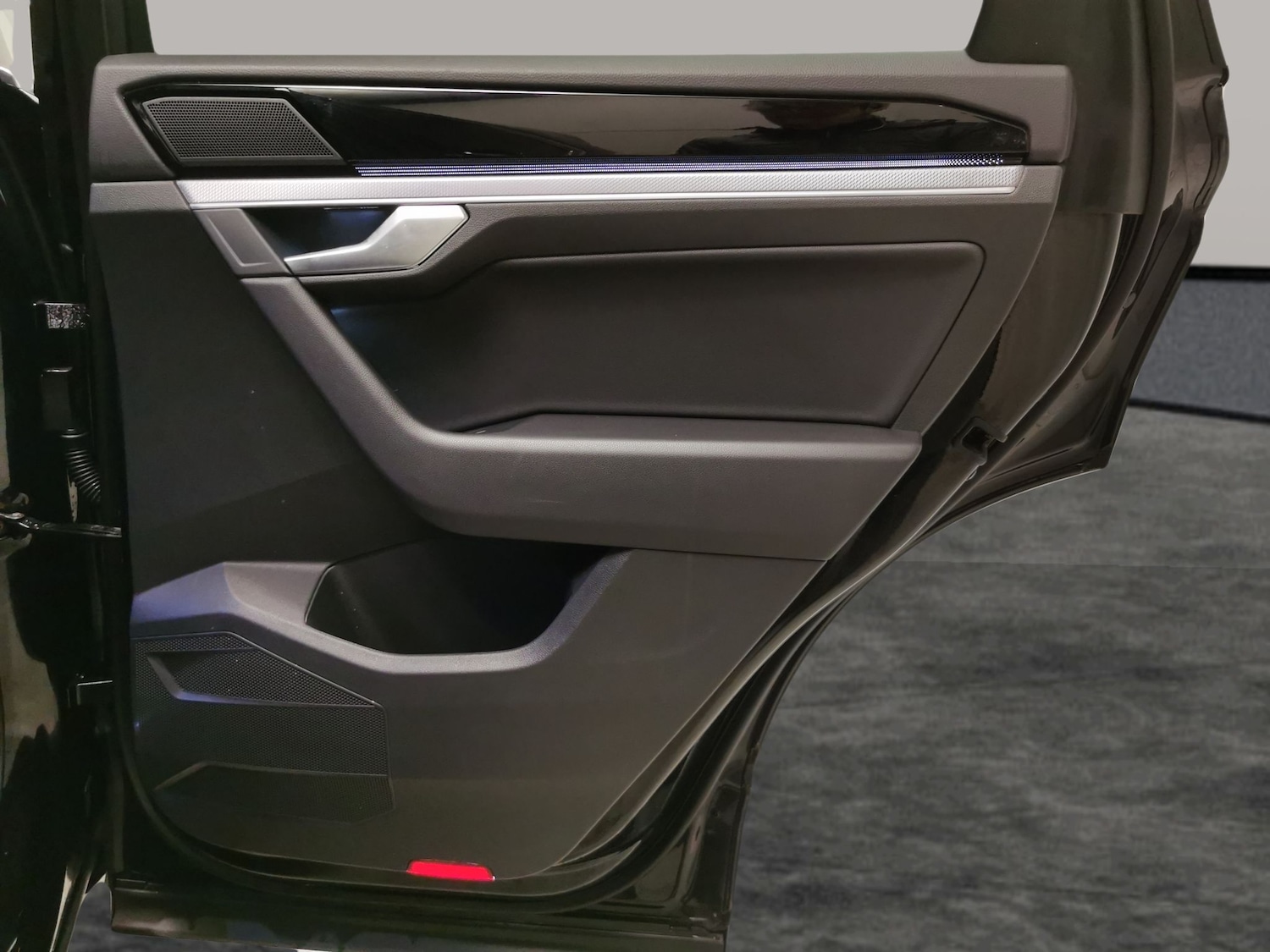 Used Volkswagen Touareg 2023 for sale - 77274273: Photo 29