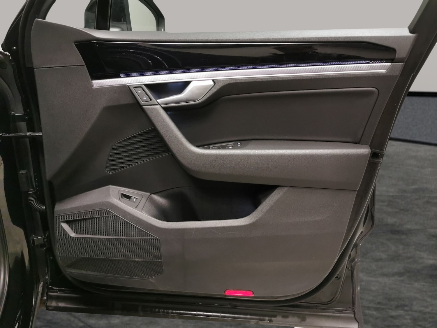 Used Volkswagen Touareg 2023 for sale - 77274273: Photo 30