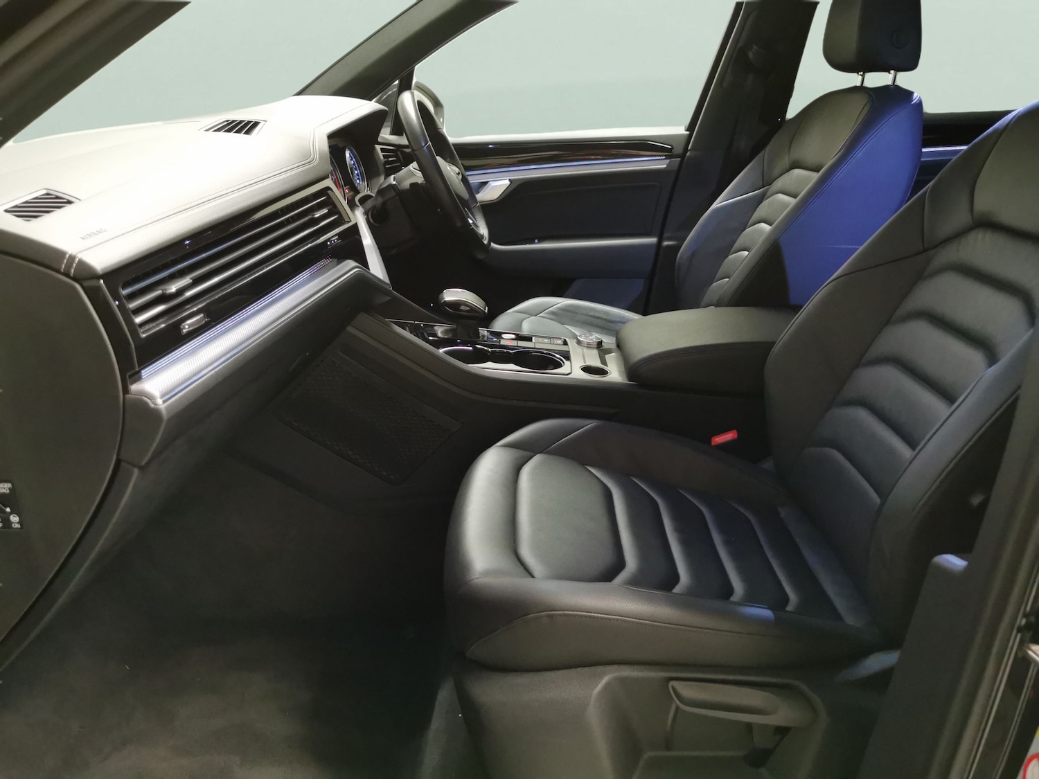 Used Volkswagen Touareg 2023 for sale - 77274273: Photo 4