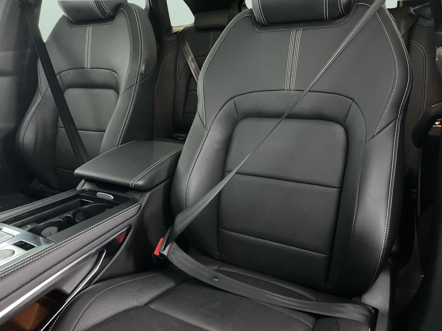 Used Jaguar F-Pace 2023 for sale - 76941177: Photo 7