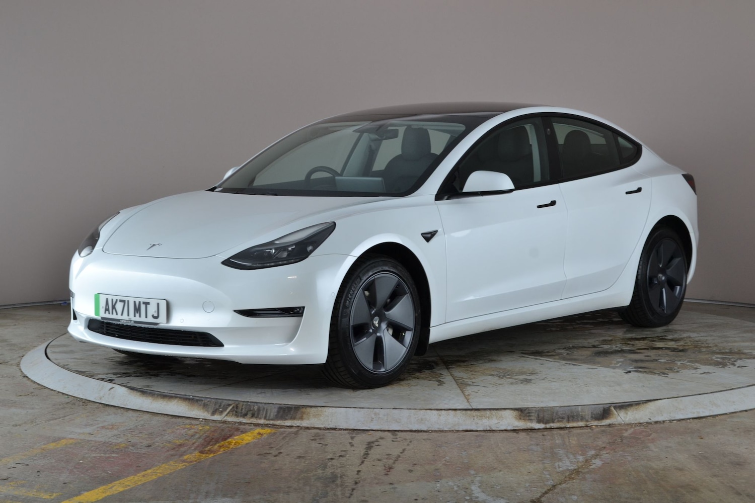 Used Tesla Model 3 2021 for sale - 77354127: Photo 1