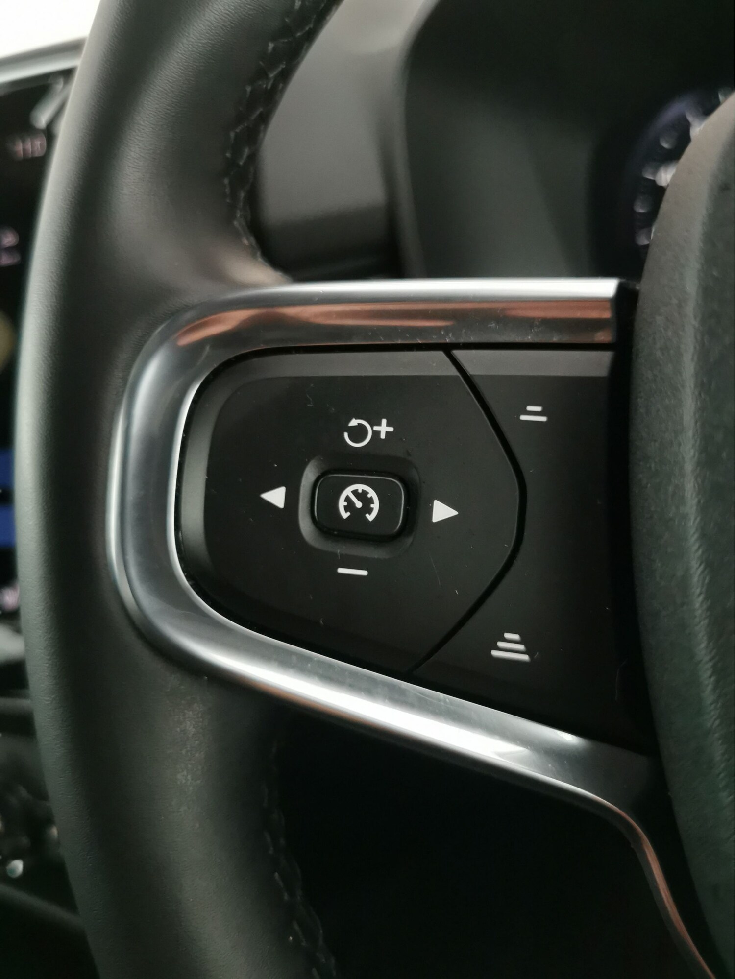 Used Volvo XC40 for sale - 77675994: Photo 22