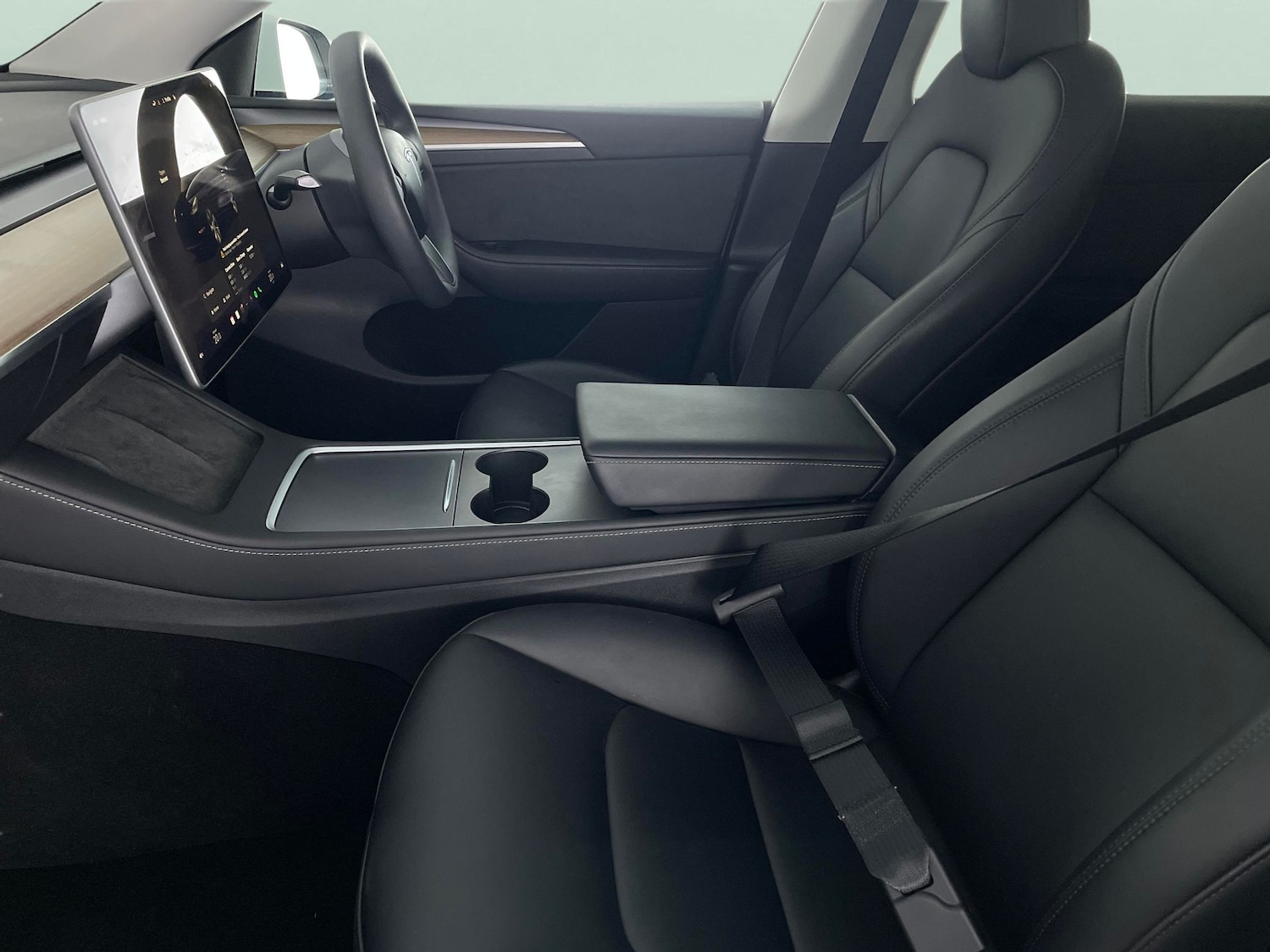 Used Tesla Model Y 2024 for sale - 77846182: Photo 4