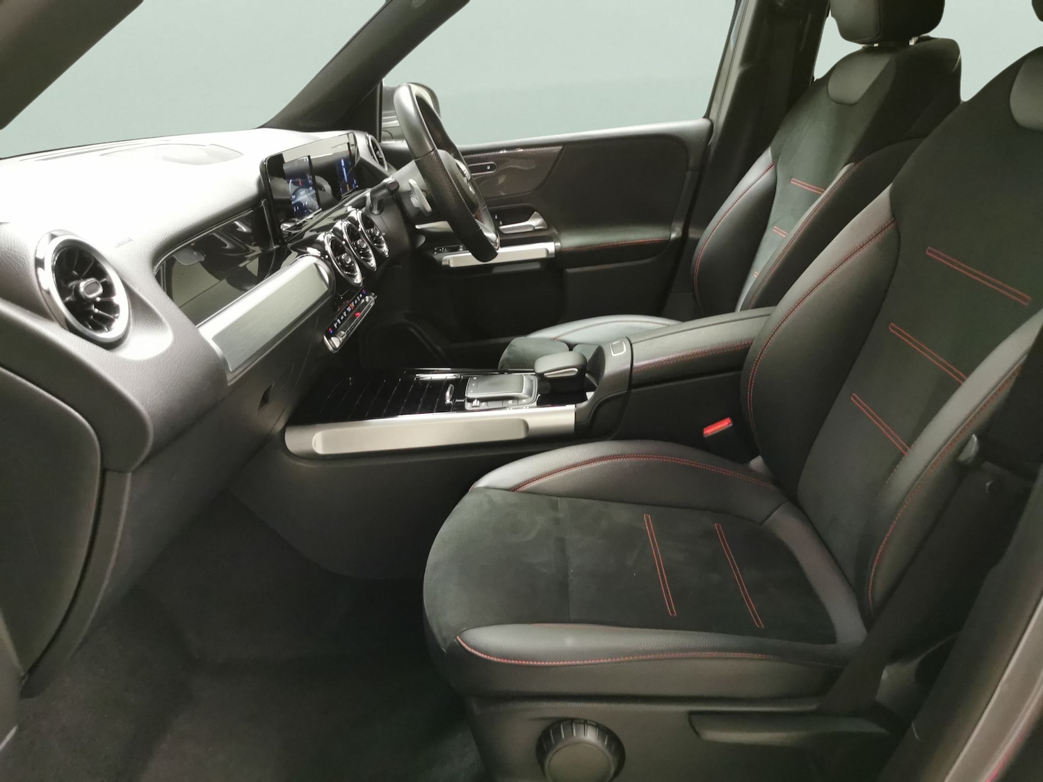 Used Mercedes-Benz GLB 2022 for sale - 76390399: Photo 4