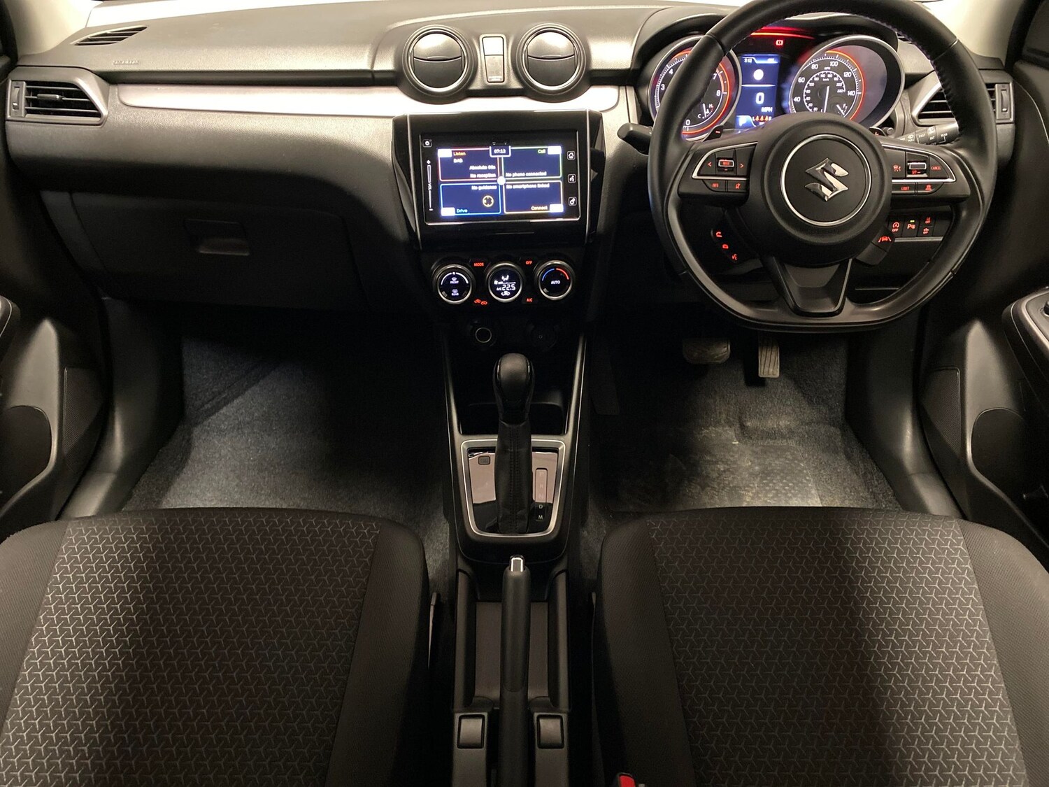 Used Suzuki Swift 2022 for sale - 77928210: Photo 7