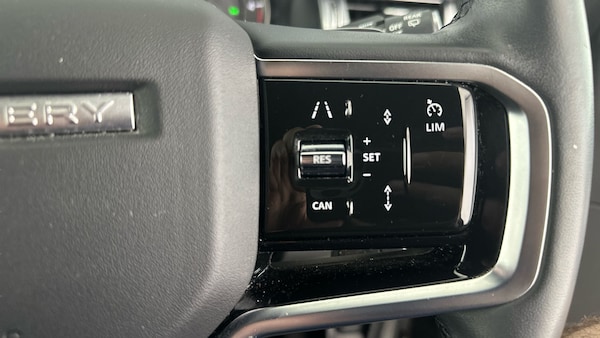 Used Land Rover Discovery Sport 2022 for sale - 76285988: Photo 33