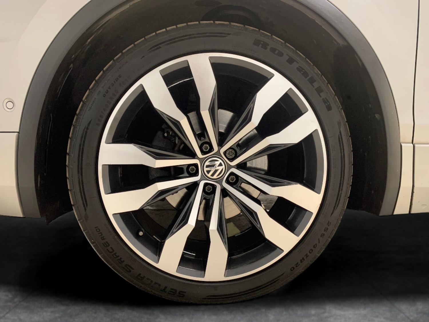 Used Volkswagen Tiguan 2020 for sale - 76113196: Photo 29