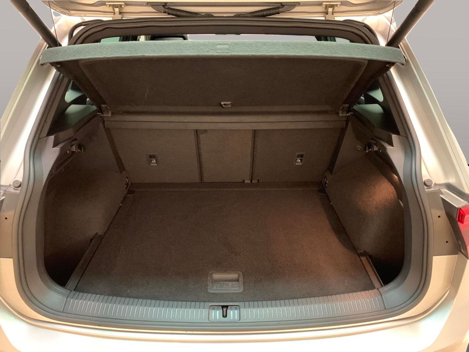 Used Volkswagen Tiguan 2020 for sale - 76113196: Photo 42