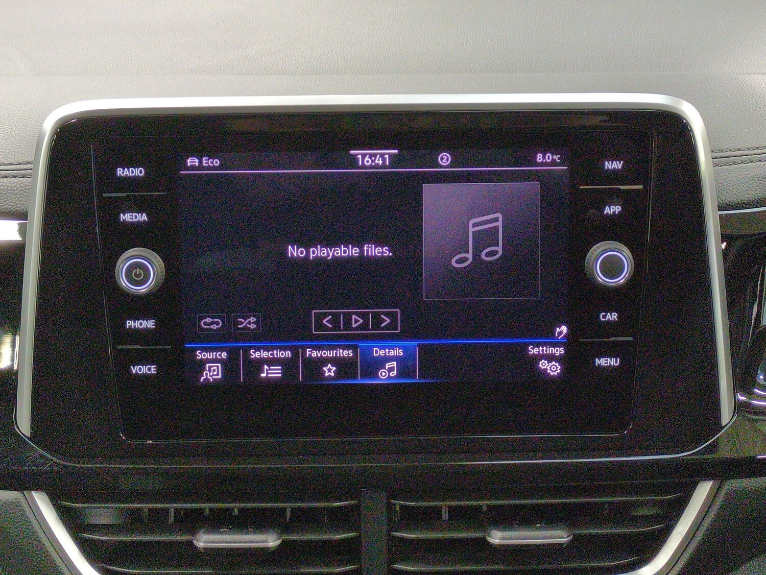 Used Volkswagen T-Roc for sale - 77660780: Photo 14