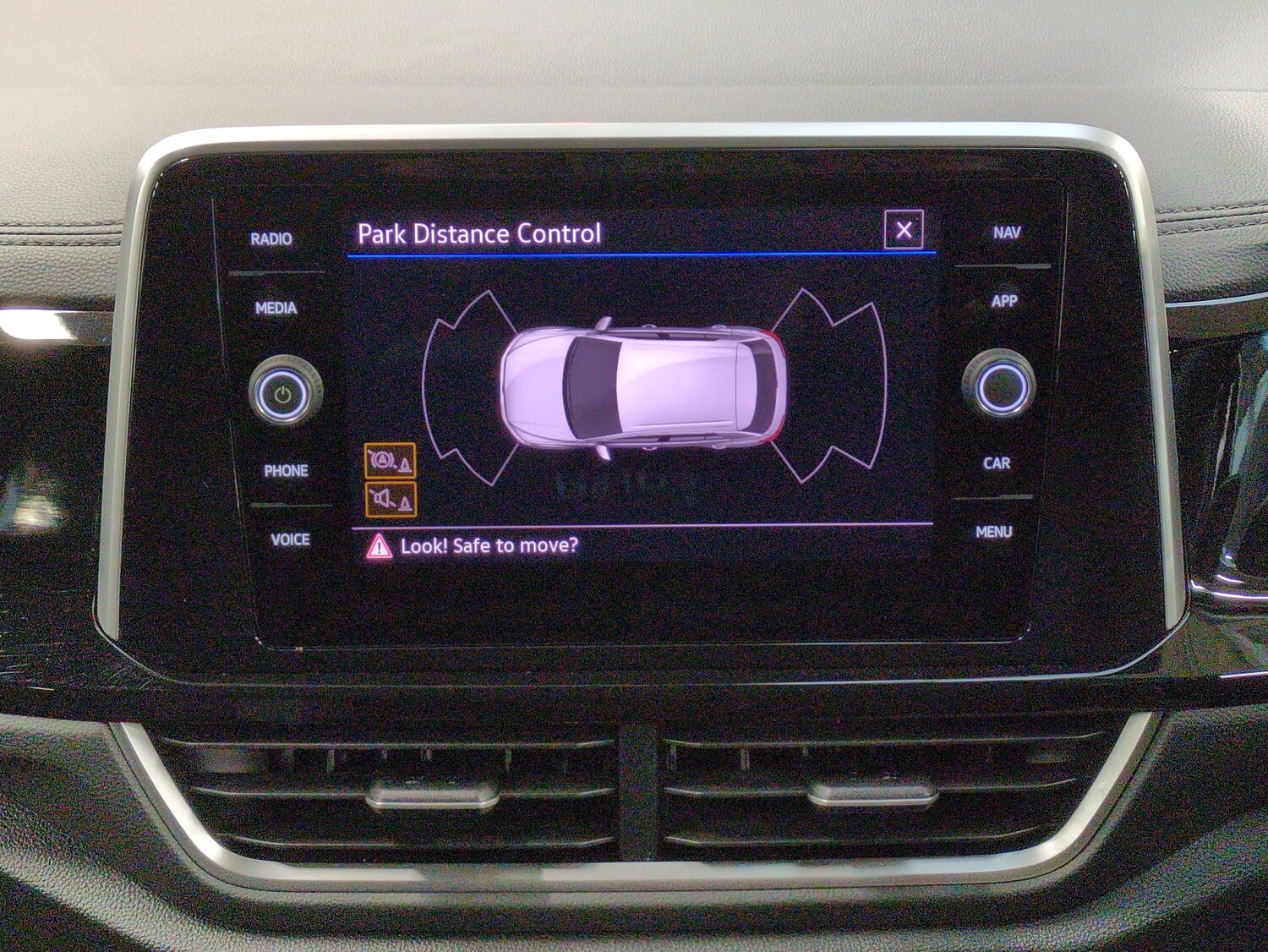 Used Volkswagen T-Roc for sale - 77660780: Photo 16