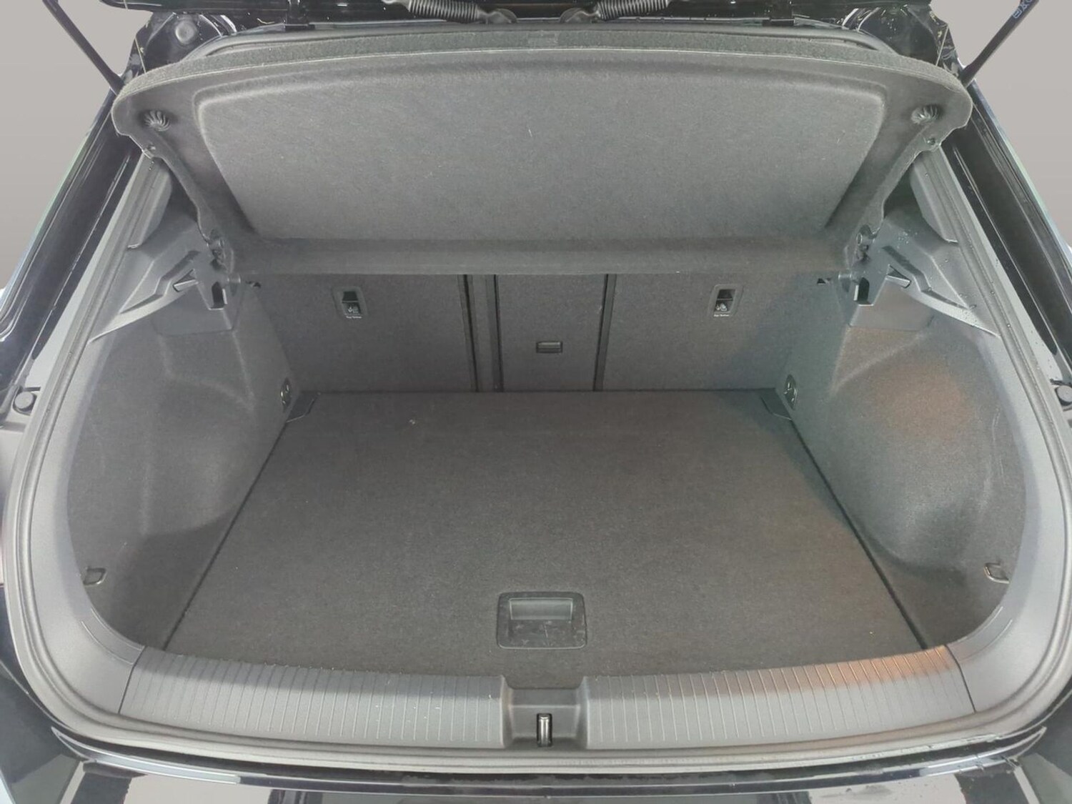 Used Volkswagen T-Roc for sale - 77660780: Photo 32