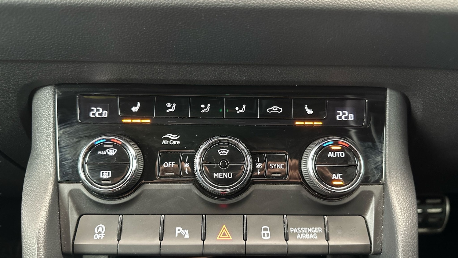 Used Skoda Karoq 2021 for sale - 76364942: Photo 31