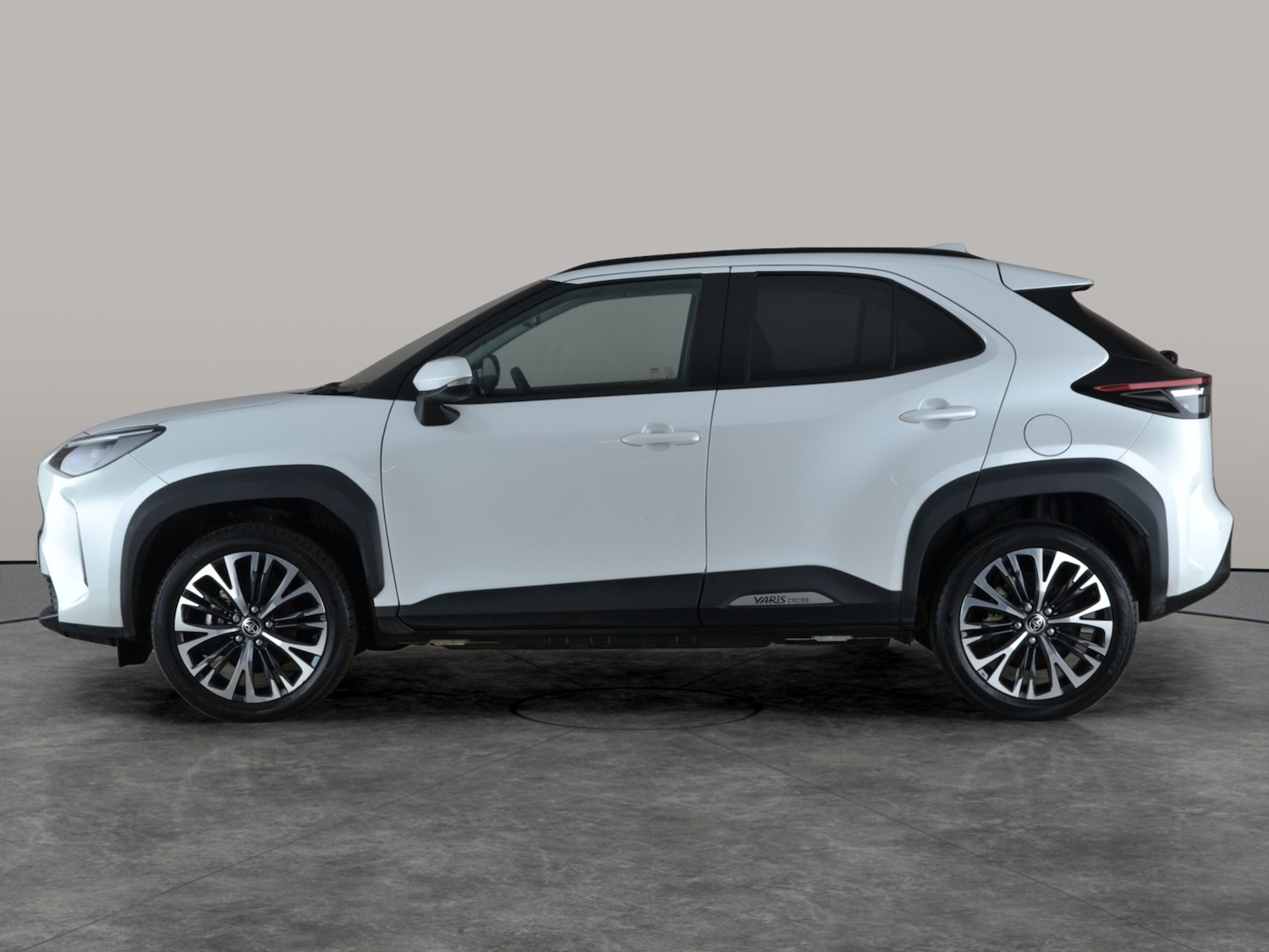 Used Toyota Yaris Cross 2023 for sale - 77347468: Photo 13