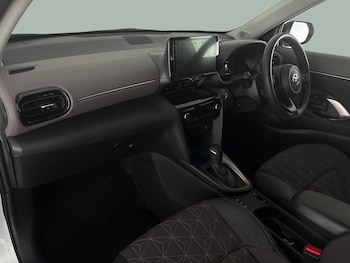 Used Toyota Yaris Cross 2023 for sale - 76245025: Photo 4